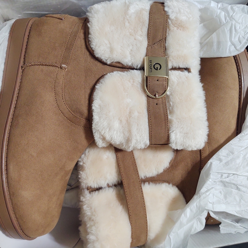 Boots - Picture 4 of 4